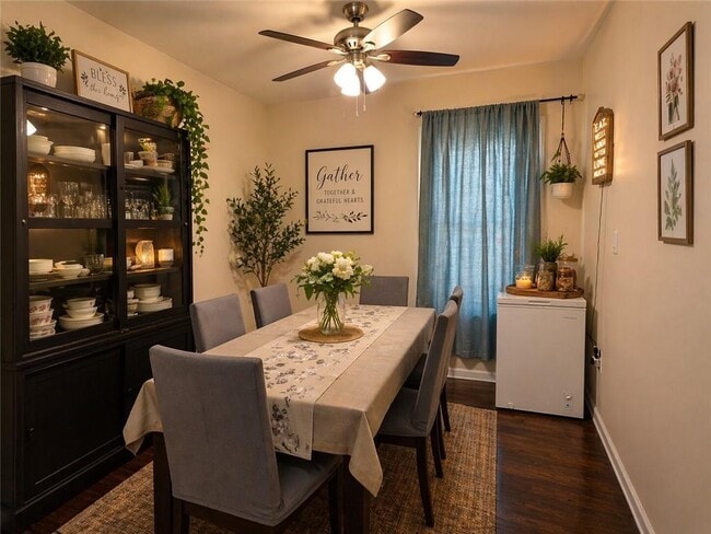 Building Photo - 284 E 39th St