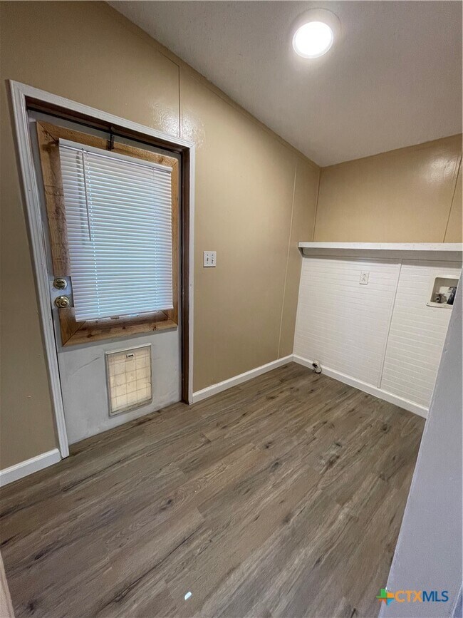 Building Photo - 629 Buck Trail