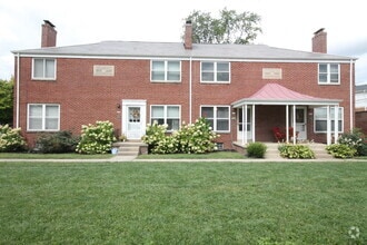 Building Photo - 2 Bedroom - Grandview Area