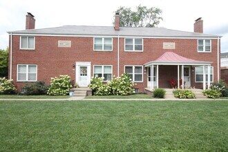 Building Photo - 2 Bedroom - Grandview Area