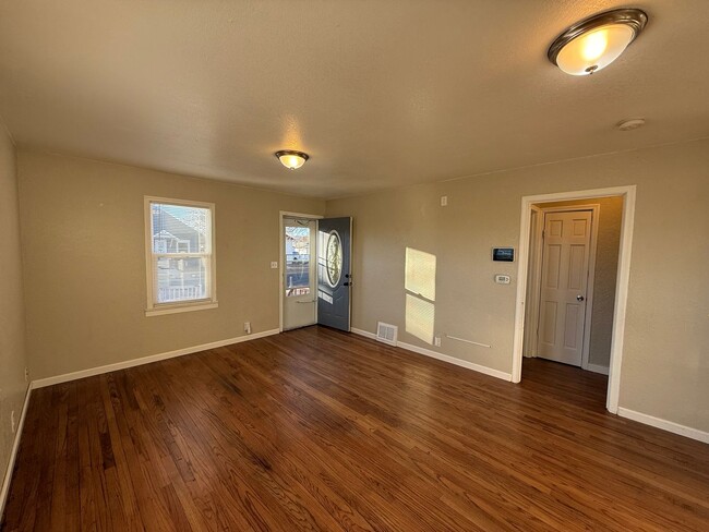 Building Photo - Two bedrooms, one quarter bathroom home, pet friendly, central air!