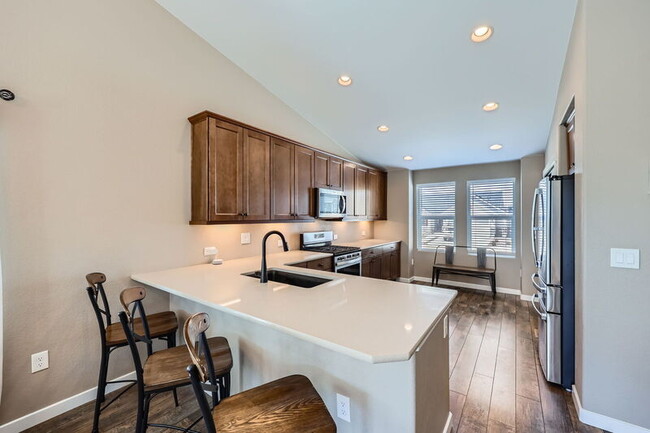 Building Photo - 1079 Parkline Ln