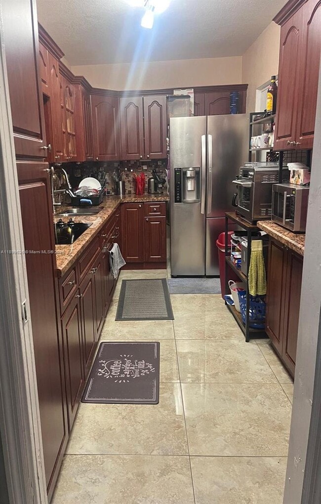 Building Photo - 1880 S Treasure Dr