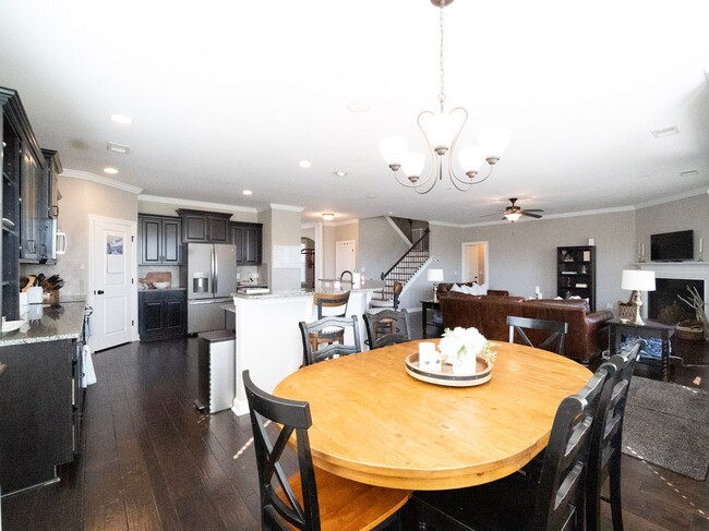 Building Photo - Elegant Richmond Hill Home with Screened Patio & Lagoon Views