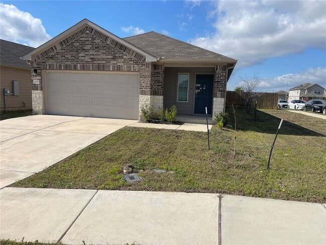 Building Photo - Ranch-style house available in Elgin
