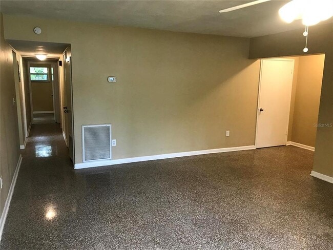 Building Photo - 8021 N Ola Ave