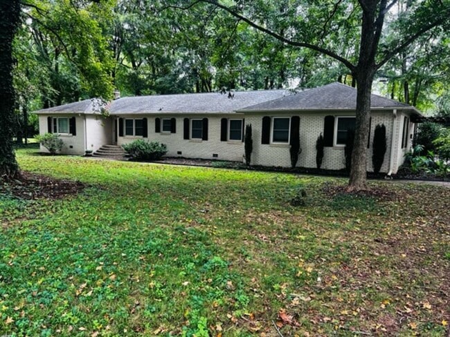 Primary Photo - 4 bed, 3 bath home in Stonehaven