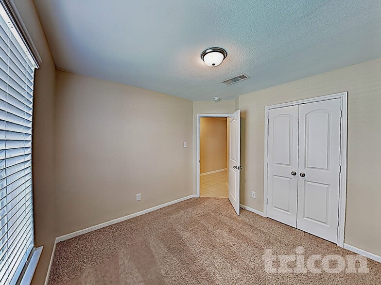 Building Photo - 725 Totem Trail Dr
