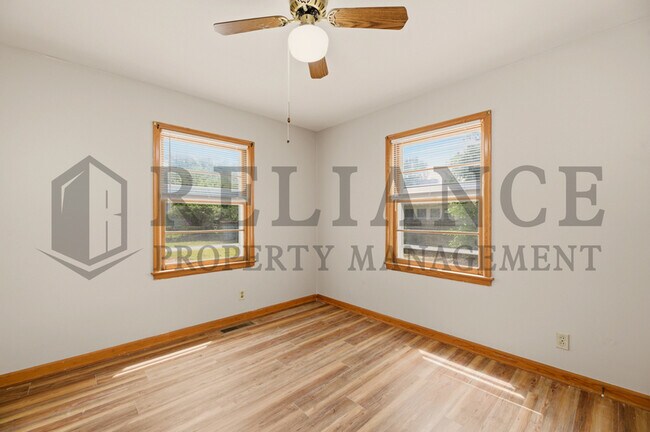 Building Photo - 656 S Whittier St
