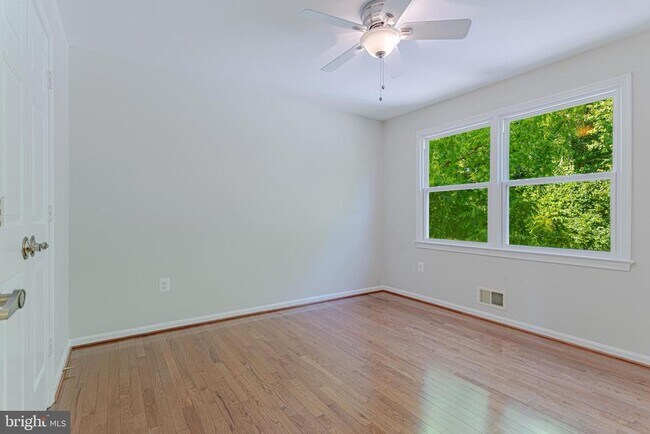 Building Photo - 11778 Hollyview Dr