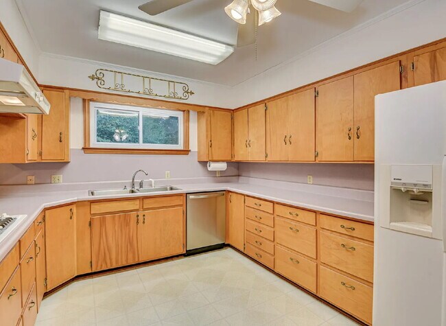 Building Photo - 1152 Dibble Rd S W