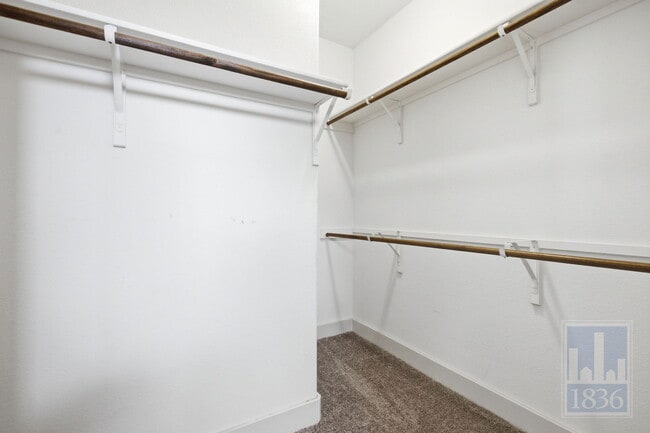 Building Photo - 5901 Rubicon Run