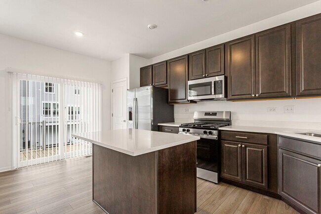 Building Photo - 25736 W Yorkshire Dr