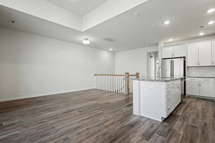 Building Photo - 2037 Statesville Ave