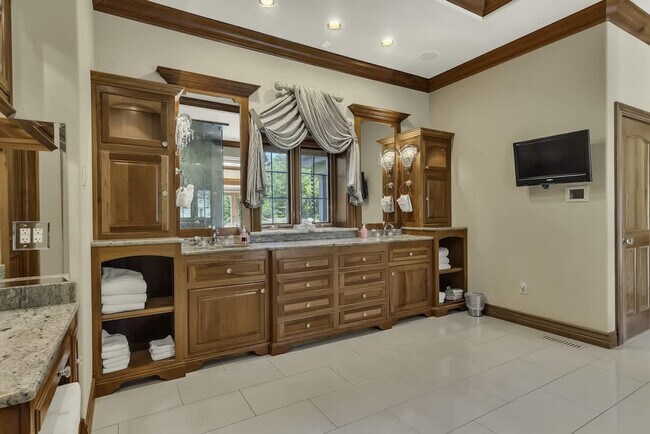 Building Photo - 1774 State Hwy UU