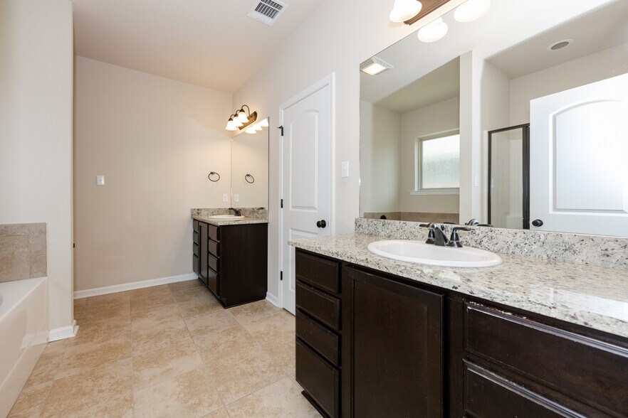 Building Photo - 8578 Arabella Ave