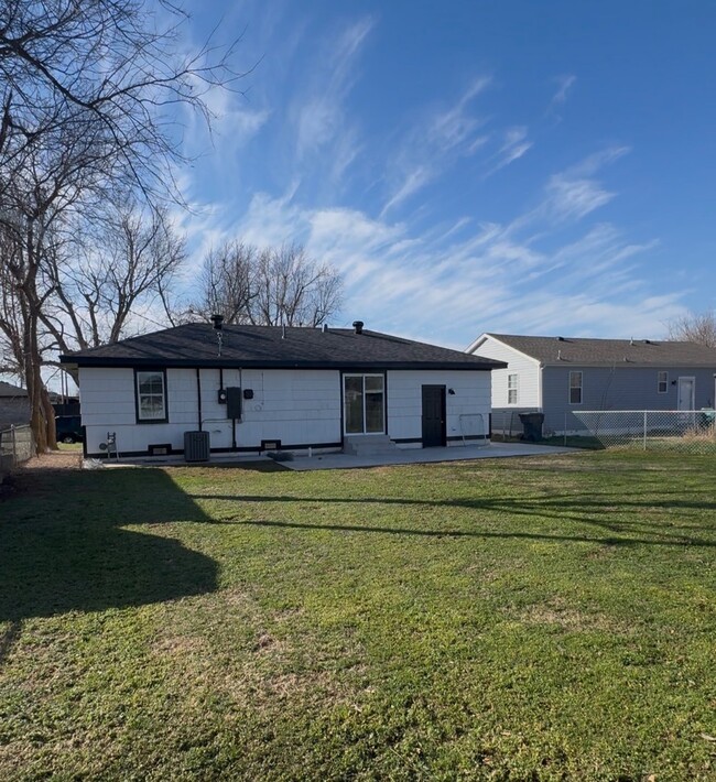 Building Photo - 2505 SW Murray Dr