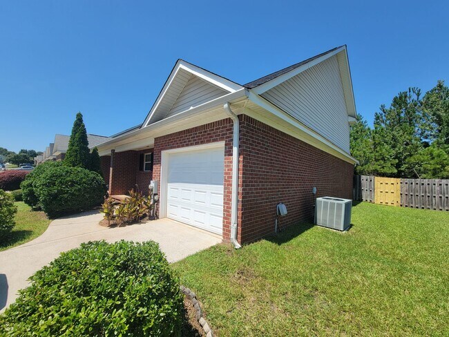 Building Photo - 392 Bowen Falls