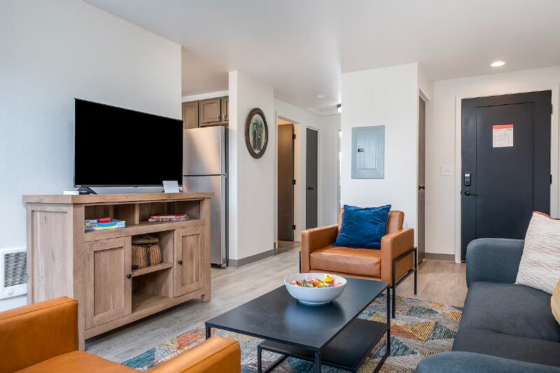 Building Photo - 1430 3rd Ave E