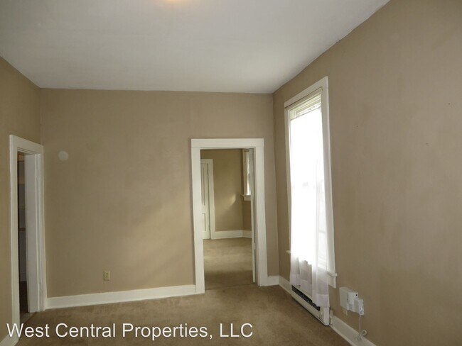 Building Photo - 710 W Packard Ave