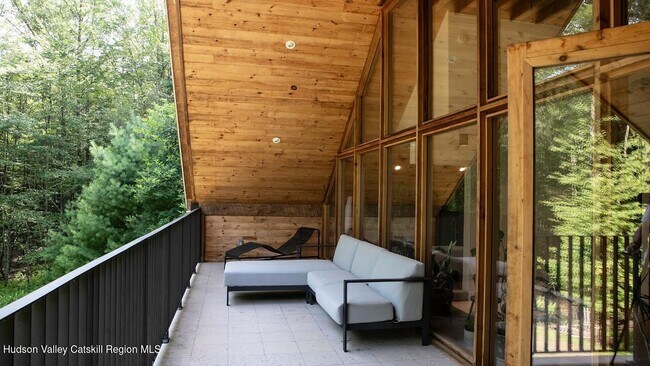 Building Photo - 155 Cedar Dr
