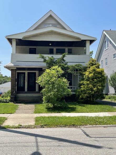Duplex single family home - 2654 E 130th St