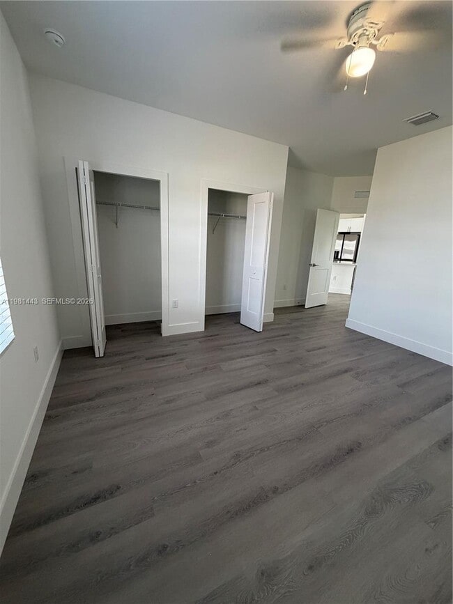 Building Photo - 723 Ivan Ave S