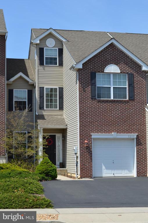 Building Photo - 5255 Spring Ridge Dr E