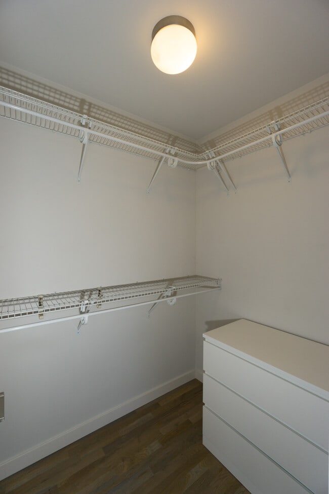 Building Photo - 328 NW 41st St