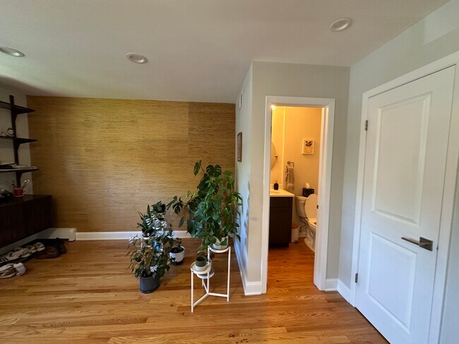 Building Photo - 1 Irongate