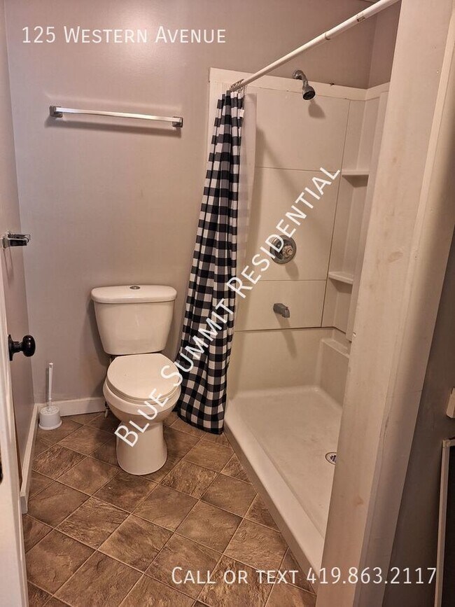 Building Photo - Adorable 1 Bedroom Double with a Bonus Room