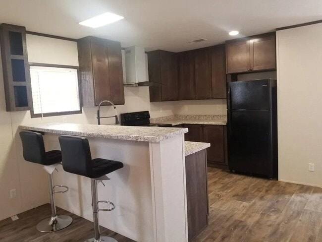 Building Photo - 705 US-385