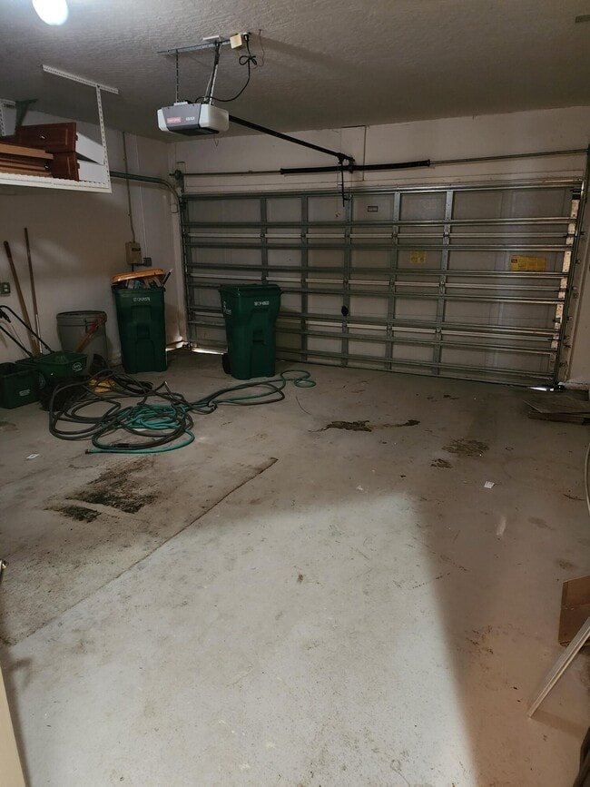 Building Photo - 3941 Orchard Dr