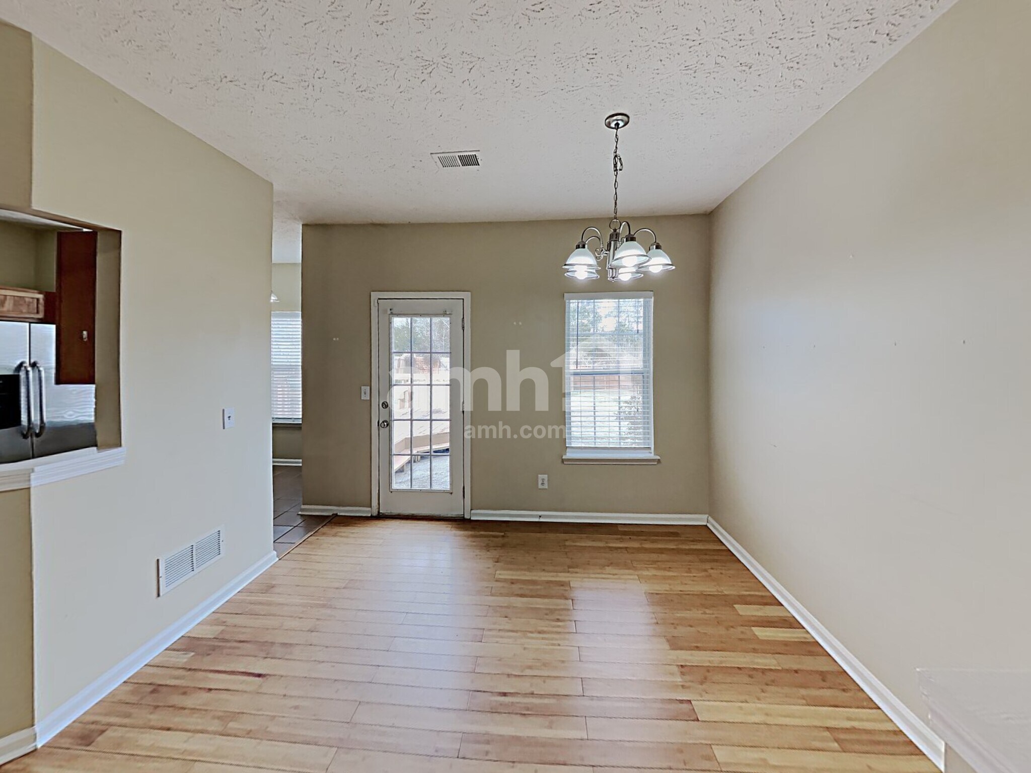 Building Photo - 4855 Lake Park Ter