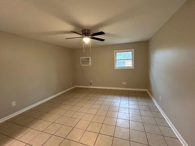 Building Photo - 4004 Mc Vay St SW