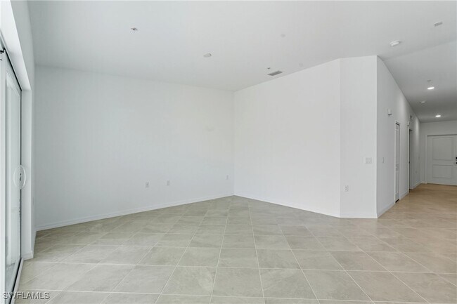 Building Photo - 15155 Bluffton Ln