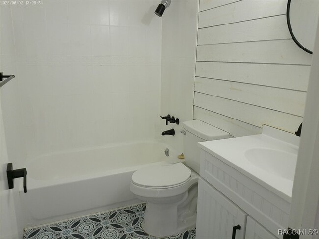 Building Photo - 5526 S Bristol Terrace