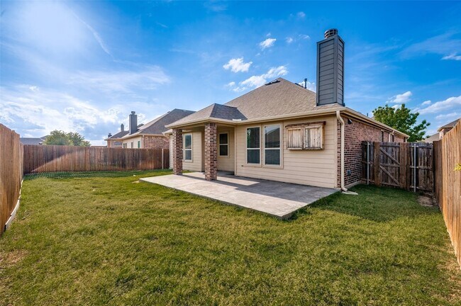 Building Photo - 1012 Lake Meadow Ln