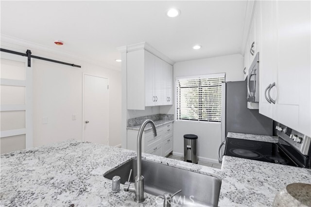 Building Photo - 252 Pineview