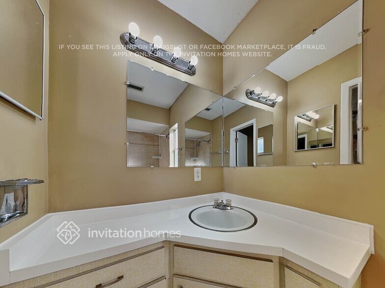 Building Photo - 12718 Sebring Blvd