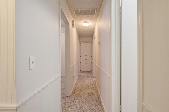 Building Photo - 524 Sherwood Ln