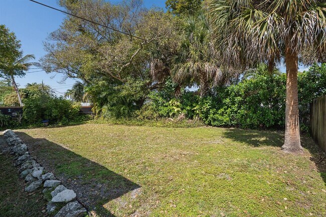 Building Photo - 819 SW 13 Street Fort Lauderdale, FL 33315