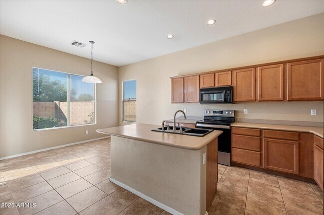 Building Photo - 35414 N 32nd Dr