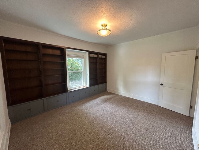 Building Photo - Gorgeous Craft House with Finish Basement ...