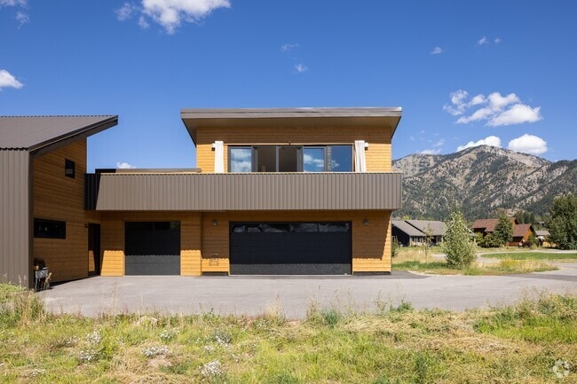 Building Photo - 356 Columbine St