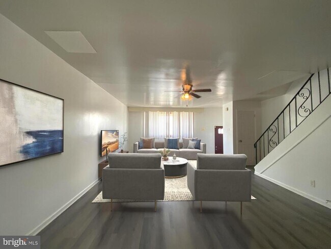 Building Photo - 12673 Biscayne Dr