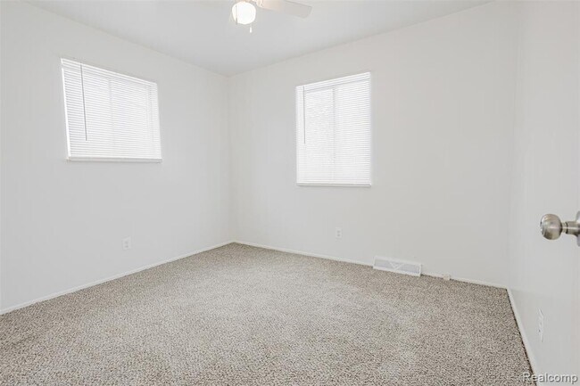 Building Photo - 6627 Orange Ln