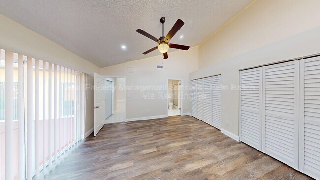 Building Photo - 1080 Summit Pl Cir