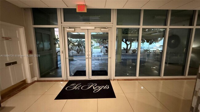 Building Photo - 9500 W Bay Harbor Dr