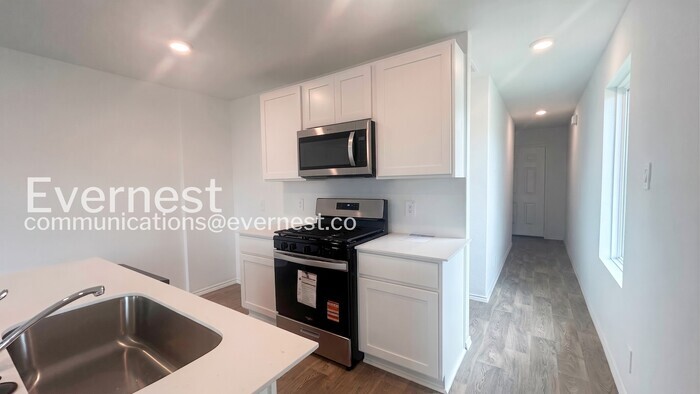 Building Photo - 5962 Celestite Bd